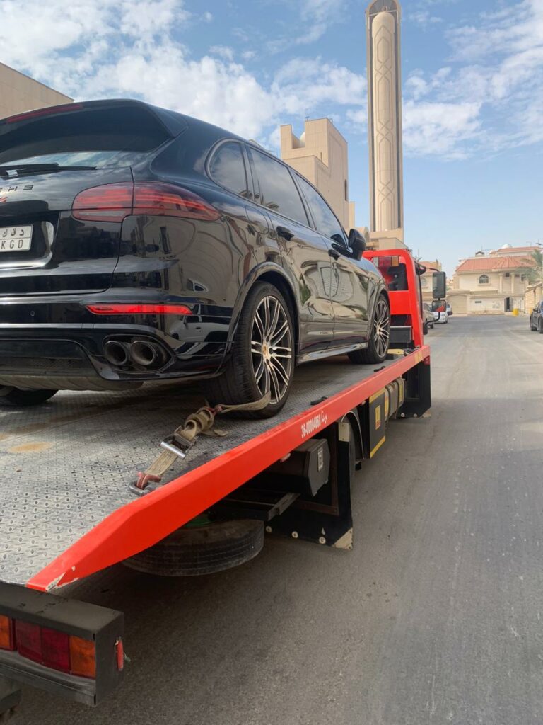 سطحة هيدروليك في الرياض لنقل السيارات